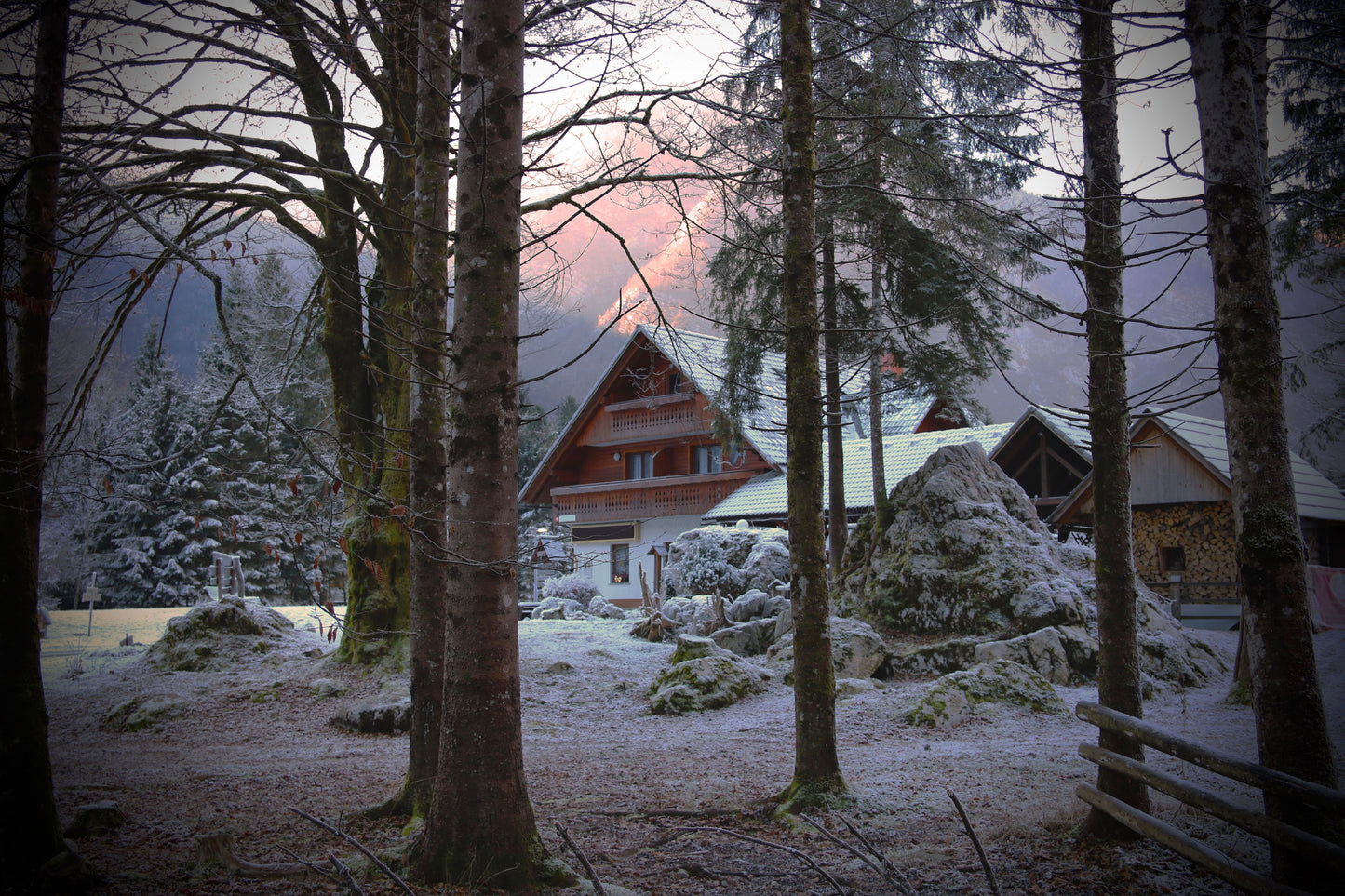 Cabin in the Woods Candle image 0