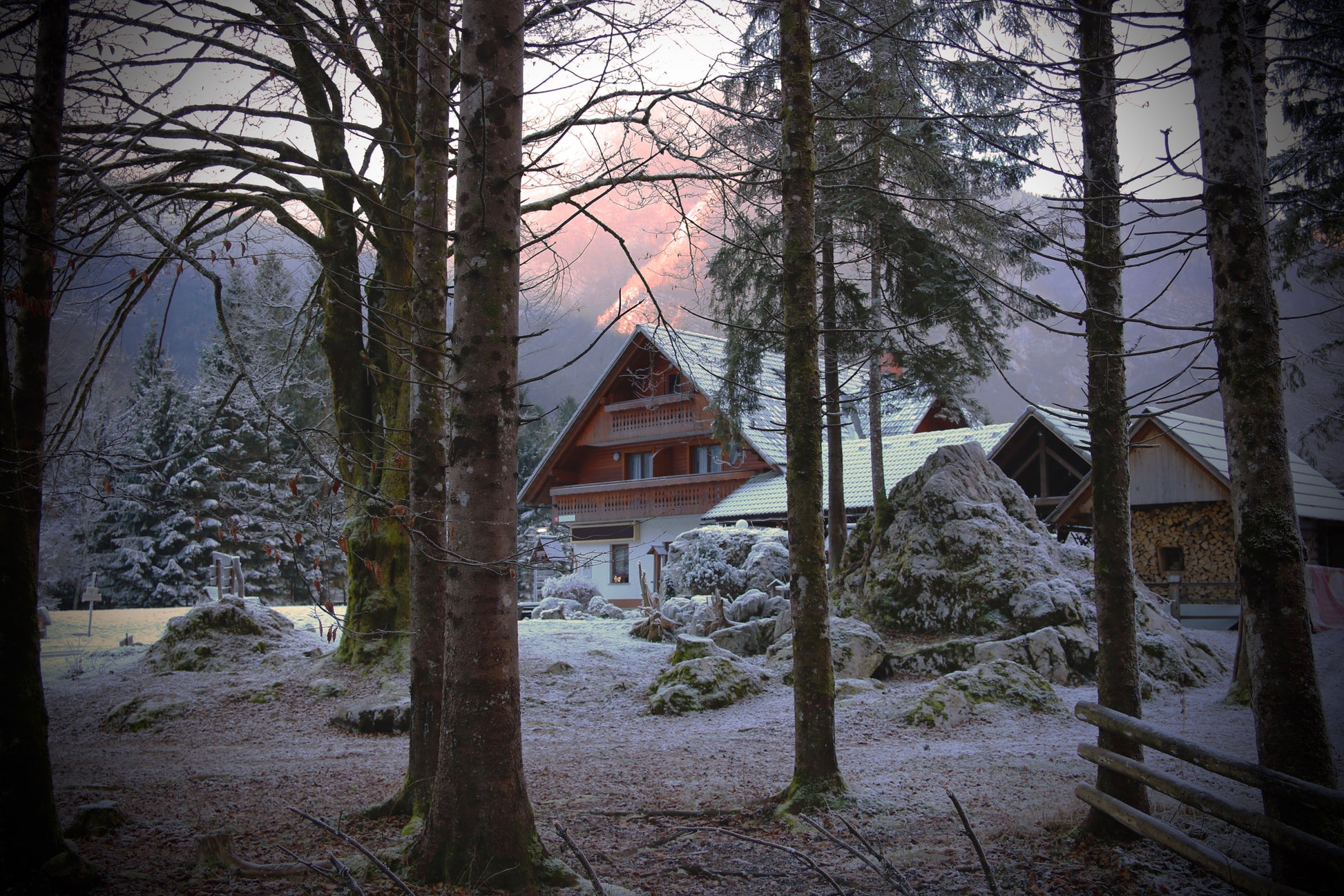 Cabin in the Woods Candle image 0